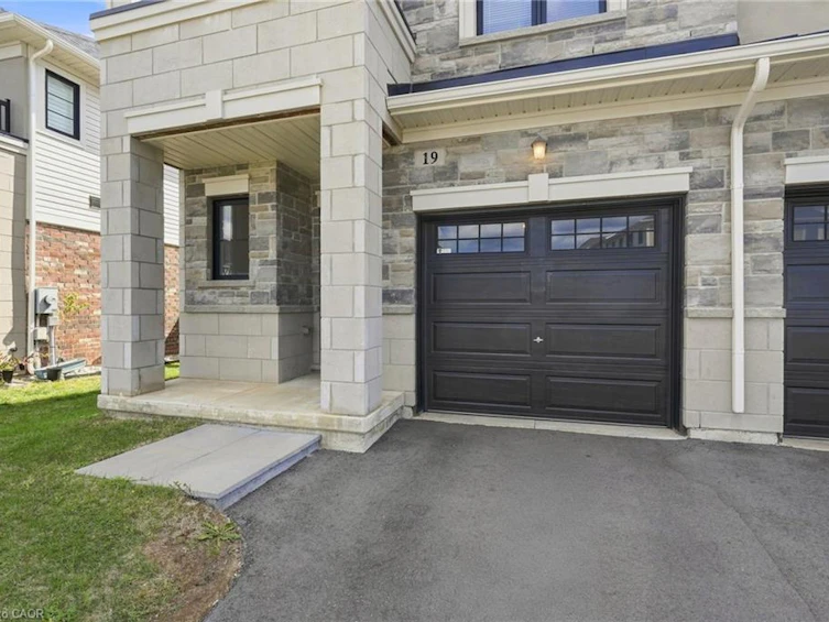 19 Mia Drive, Hamilton, ON, L9B 0K1 - 3
