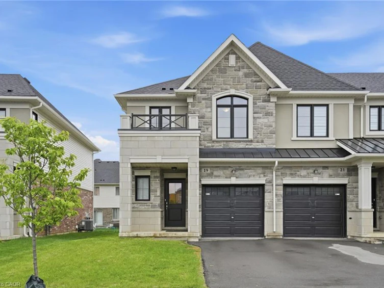 19 Mia Drive, Hamilton, ON, L9B 0K1