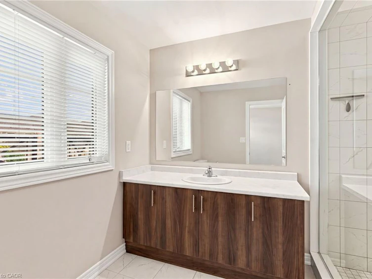 19 Mia Drive, Hamilton, ON, L9B 0K1 - 21