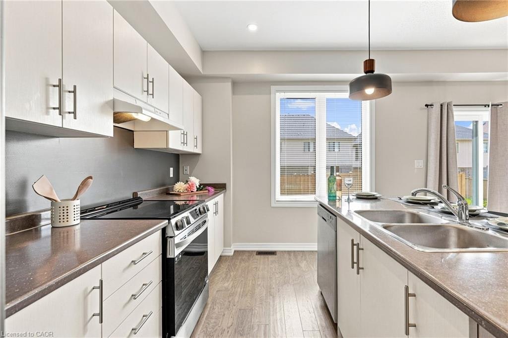 19 Mia Drive, Hamilton, ON, L9B 0K1 - 16