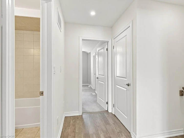 19 Mia Drive, Hamilton, ON, L9B 0K1 - 17