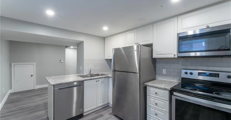 Lower-244 Upper Paradise Road, Hamilton, ON, L9C 5C2 - 2