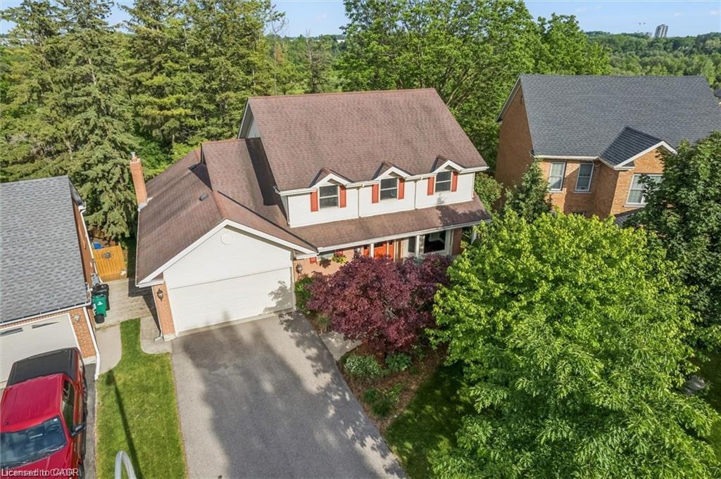 21 Tinatawa Court, Kitchener, ON, N2A 3K4