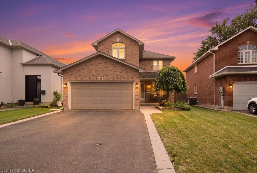 28 Lake Street, Grimsby, ON, L3M 2G7
