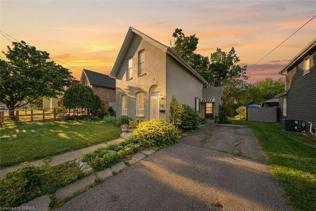 54 Mary Street, Brantford, ON, N3S 3B1