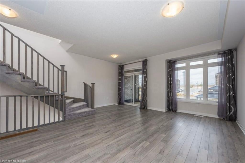810-585 Colborne Street E, Brantford, ON, N3S 0K4 - 8