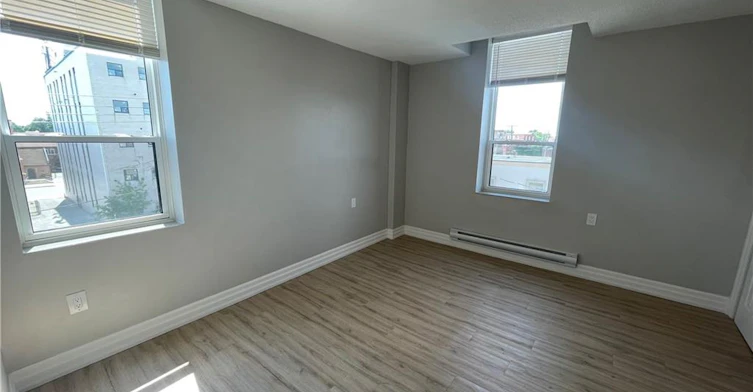 305-69 East Main Street, Welland, ON, L3B 3W4 - 5