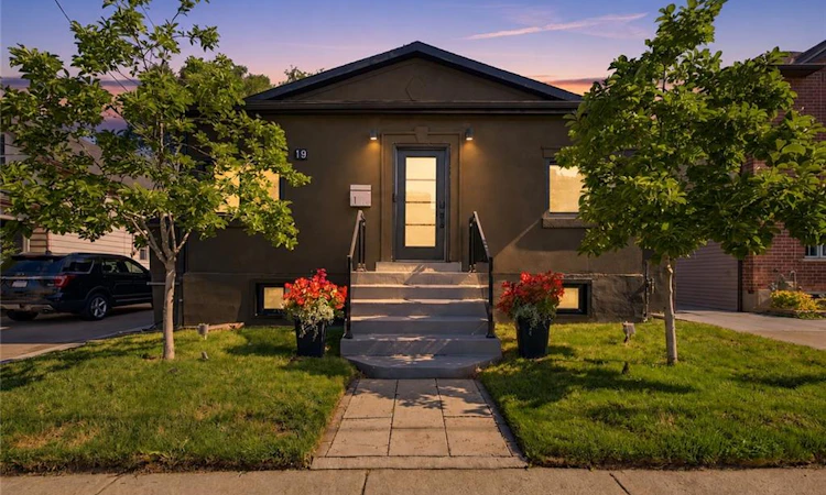 19 Grove Street
