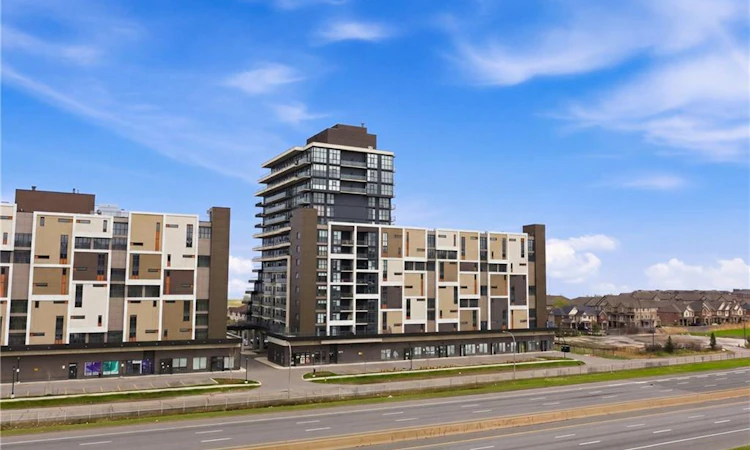1504-550 North Service Road