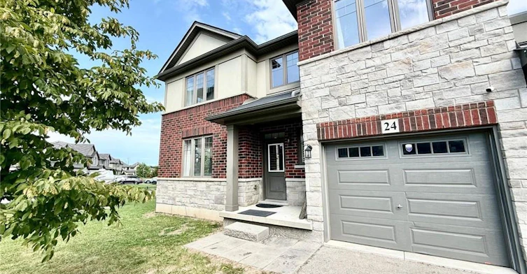 24 Farley Lane, Hamilton, ON, L9G 0G7