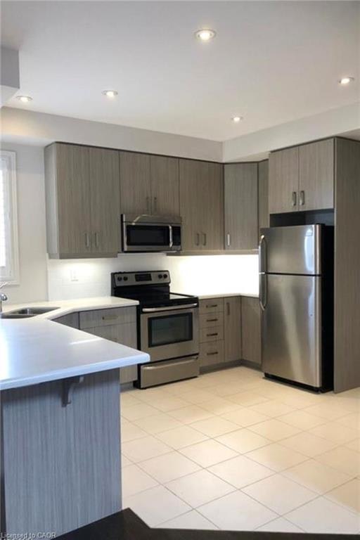 24 Farley Lane, Hamilton, ON, L9G 0G7 - 3