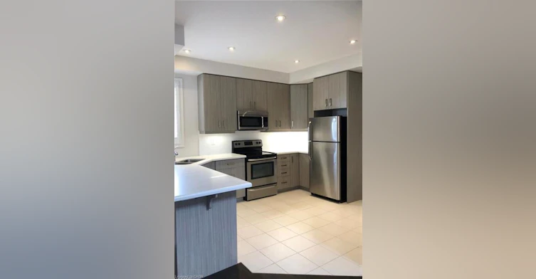 24 Farley Lane, Hamilton, ON, L9G 0G7 - 3