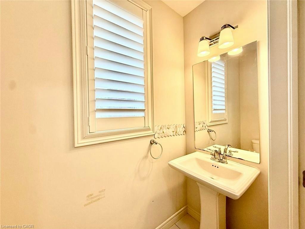 24 Farley Lane, Hamilton, ON, L9G 0G7 - 8