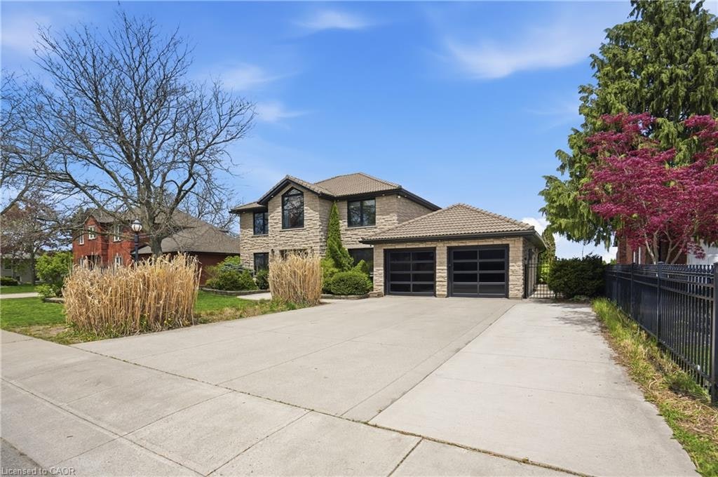 176 Albion Falls Boulevard, Hamilton, ON, L8W 1R6 - 2