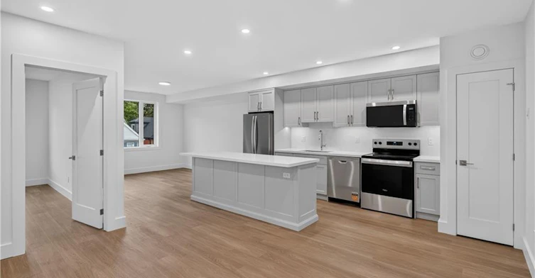 4-332 King Street W, Hamilton, ON, L8S 1W6 - 8