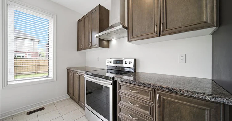 12 Oldham Avenue, Brant, ON, N3L 0G7 - 7