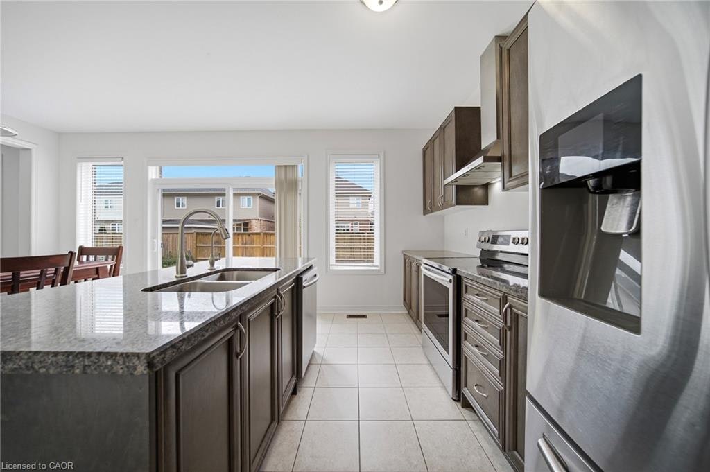 12 Oldham Avenue, Brant, ON, N3L 0G7 - 8