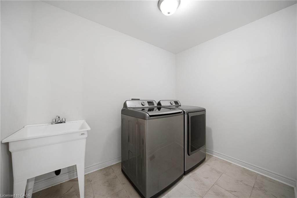 12 Oldham Avenue, Brant, ON, N3L 0G7 - 26