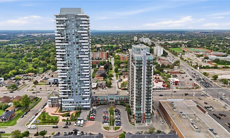 225-215 Queen Street E