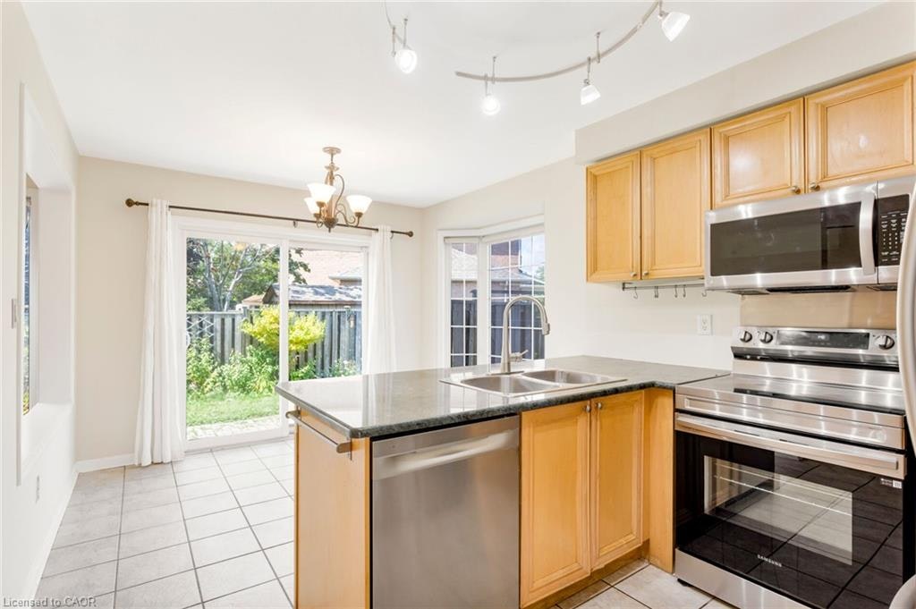 2204 Grand Oak Trail, Oakville, ON, L6M 4S6 - 8