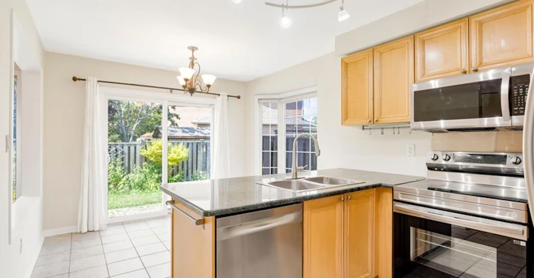 2204 Grand Oak Trail, Oakville, ON, L6M 4S6 - 8