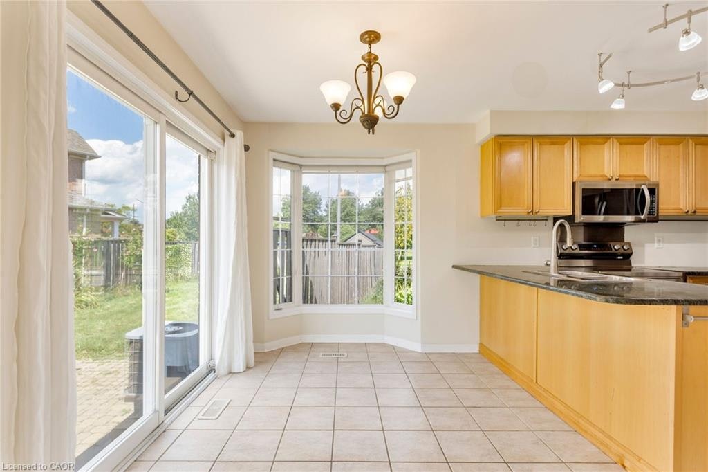 2204 Grand Oak Trail, Oakville, ON, L6M 4S6 - 10