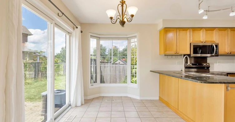 2204 Grand Oak Trail, Oakville, ON, L6M 4S6 - 10