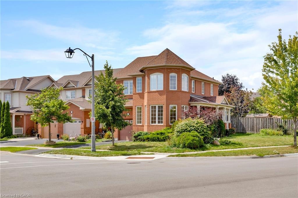 2204 Grand Oak Trail, Oakville, ON, L6M 4S6