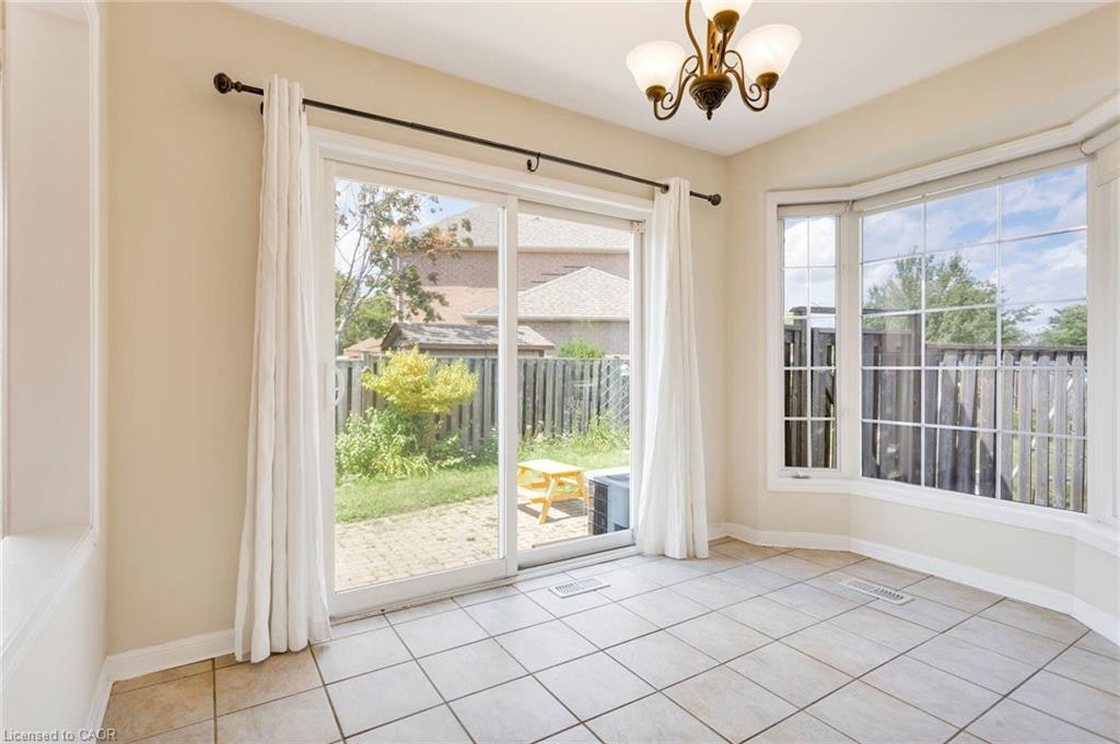 2204 Grand Oak Trail, Oakville, ON, L6M 4S6 - 12