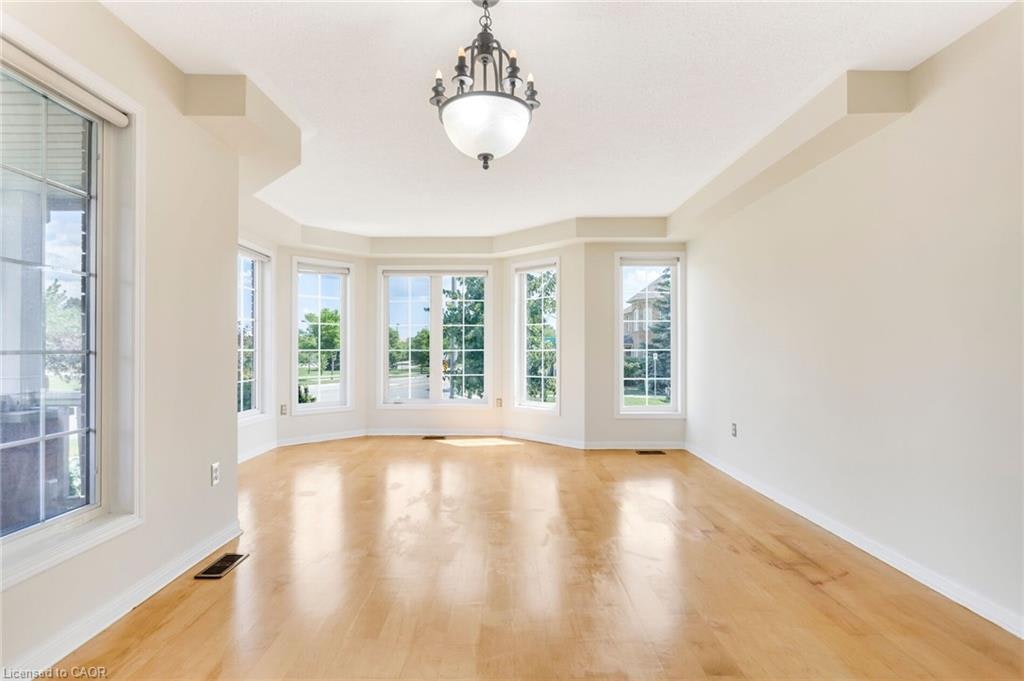 2204 Grand Oak Trail, Oakville, ON, L6M 4S6 - 4