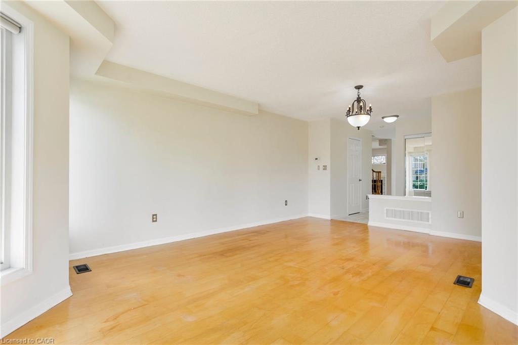 2204 Grand Oak Trail, Oakville, ON, L6M 4S6 - 3