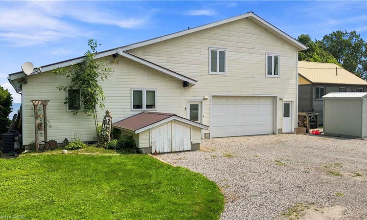 12 Hamdun Lane