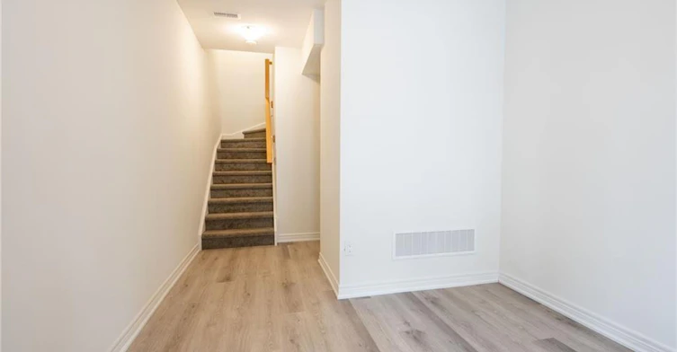 28 Dryden Lane, Hamilton, ON, L8H 0B6 - 4