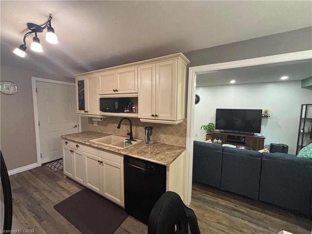40 Caprice Court, Kitchener, ON, N2M 5M2 - 10