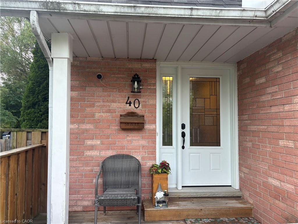 40 Caprice Court, Kitchener, ON, N2M 5M2 - 3