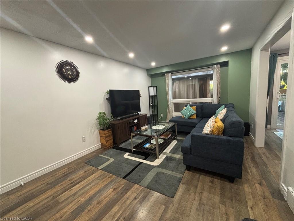 40 Caprice Court, Kitchener, ON, N2M 5M2 - 7