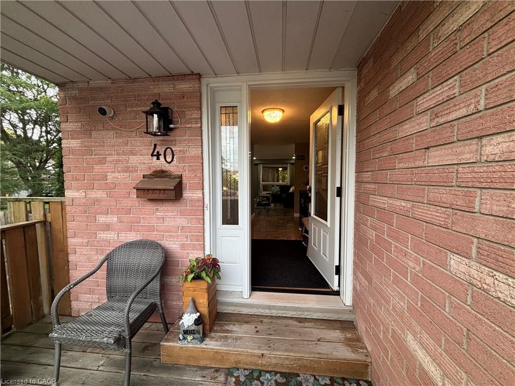 40 Caprice Court, Kitchener, ON, N2M 5M2 - 4
