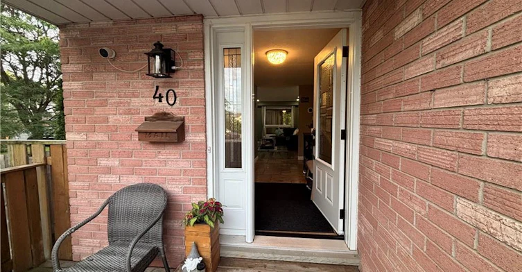 40 Caprice Court, Kitchener, ON, N2M 5M2 - 4