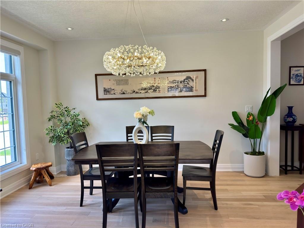 923 Eaglecrest Court, Kitchener, ON, N2K 0B8 - 6