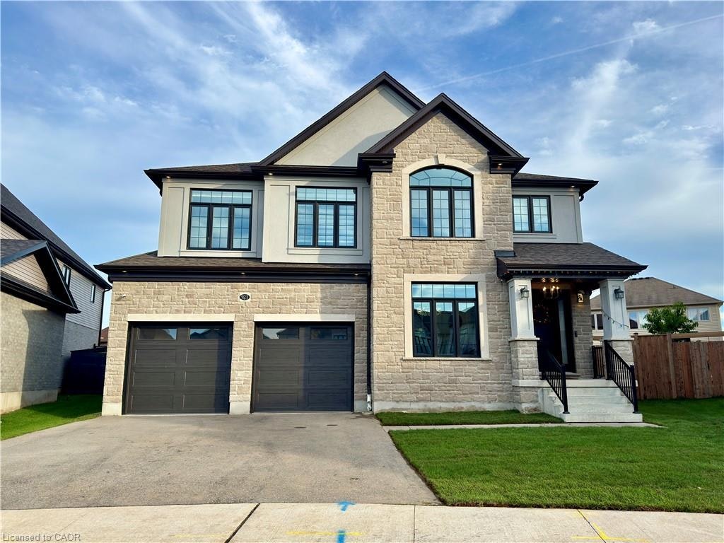 923 Eaglecrest Court, Kitchener, ON, N2K 0B8 - 2