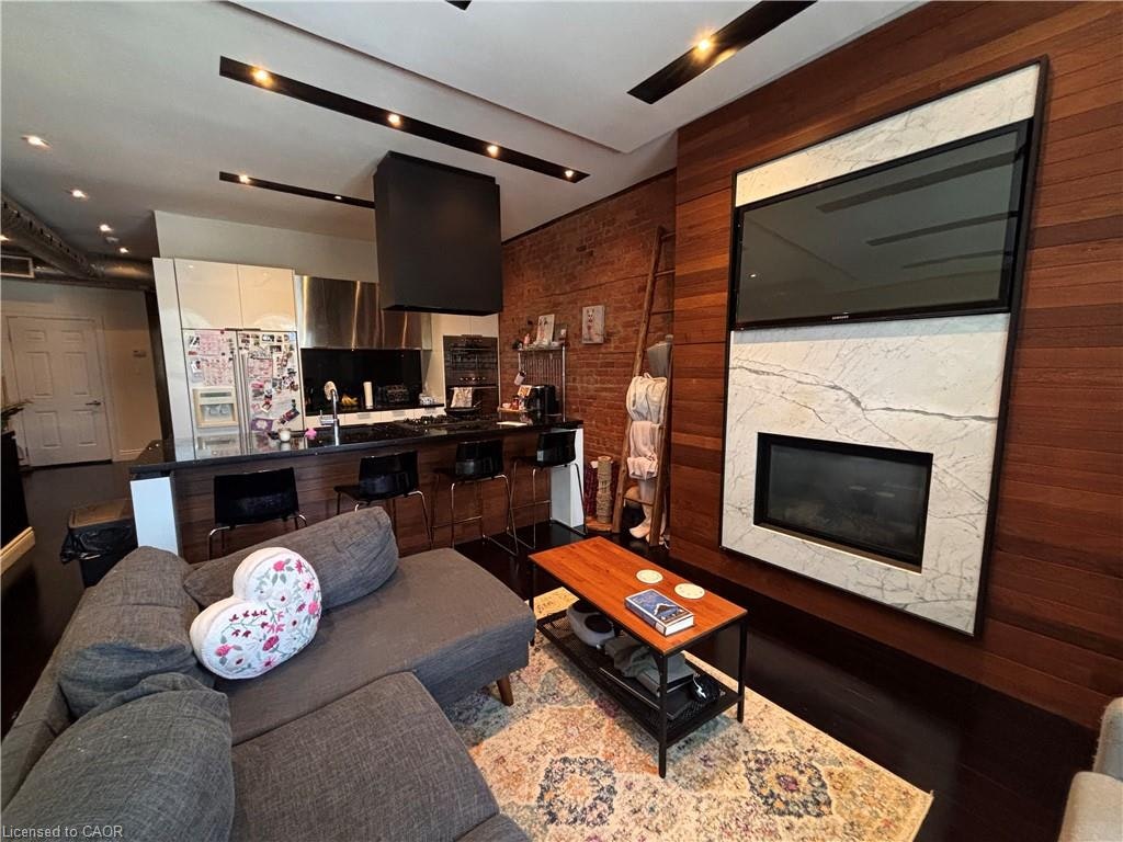 Upper-301 James Street N, Hamilton, ON, L8R 2L4