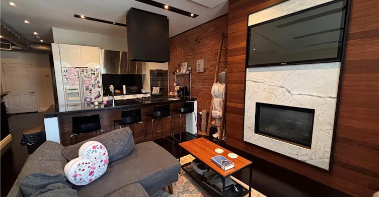 Upper-301 James Street N, Hamilton, ON, L8R 2L4