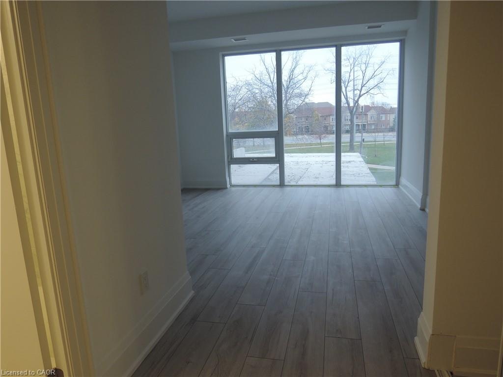208-1035 Southdown Road, Mississauga, ON, L5J 0A2 - 13