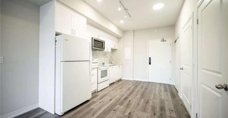 LP09-50 Herrick Avenue, St. Catharines, ON, L2P 2T9 - 18