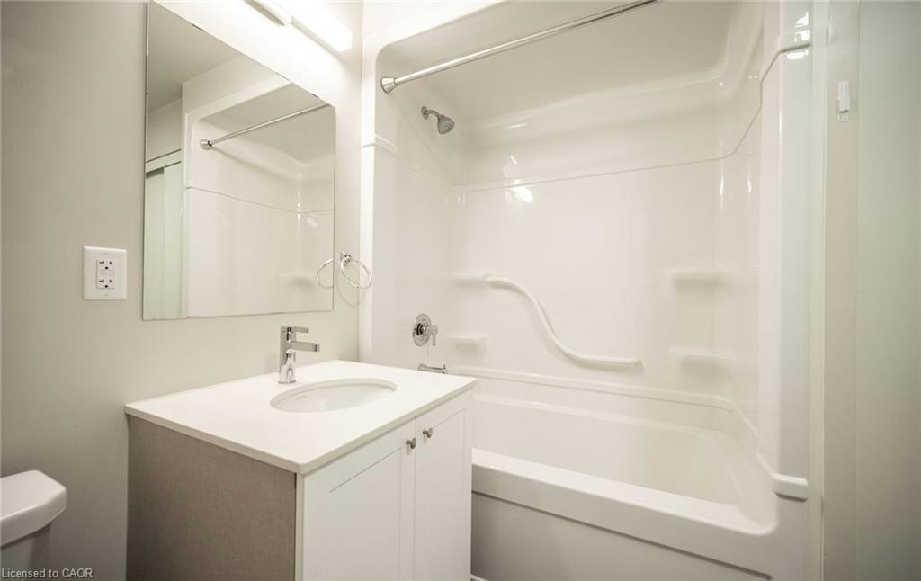 LP09-50 Herrick Avenue, St. Catharines, ON, L2P 2T9 - 33