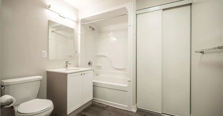 LP09-50 Herrick Avenue, St. Catharines, ON, L2P 2T9 - 30