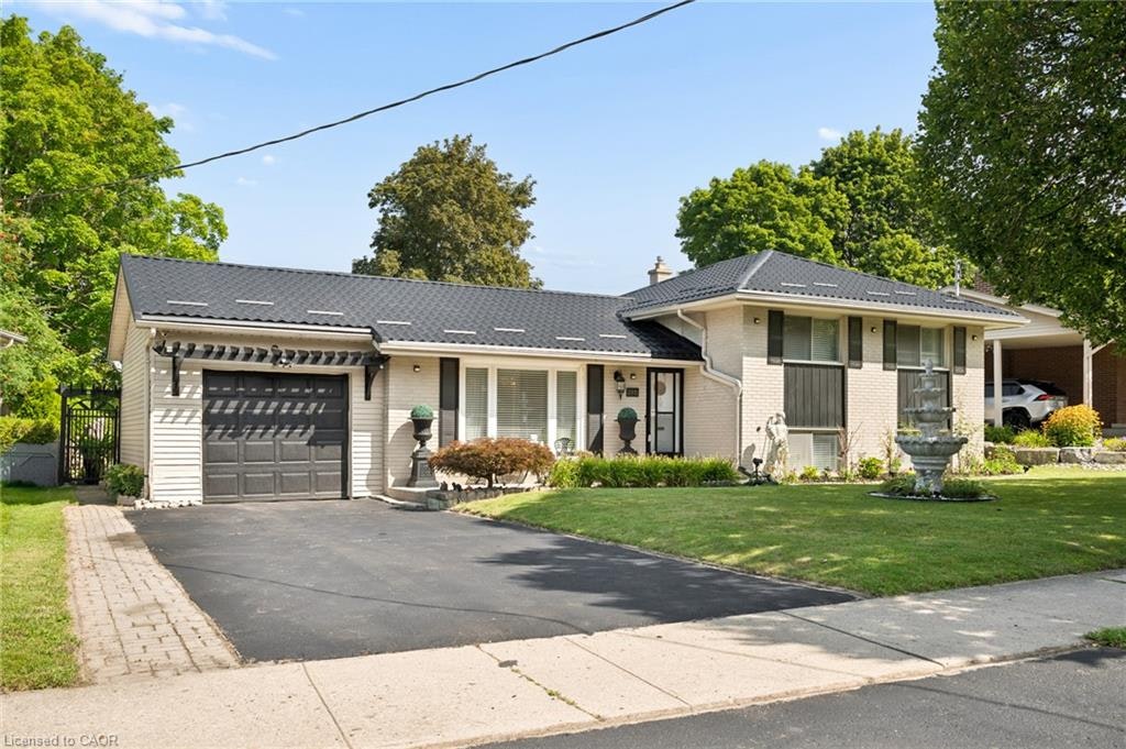 285 Stonybrook Drive, Kitchener, ON, N2M 4L8