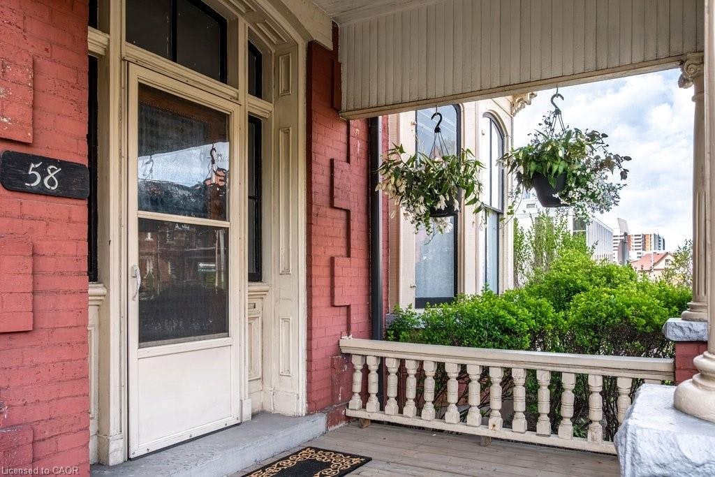 58 Wellington Street S - 4