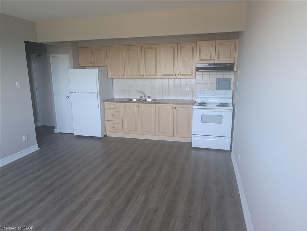 739 D-468 Ottawa Street N, Hamilton, ON, L8H 4A6 - 2