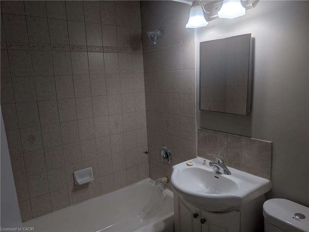 739 D-468 Ottawa Street N, Hamilton, ON, L8H 4A6 - 4